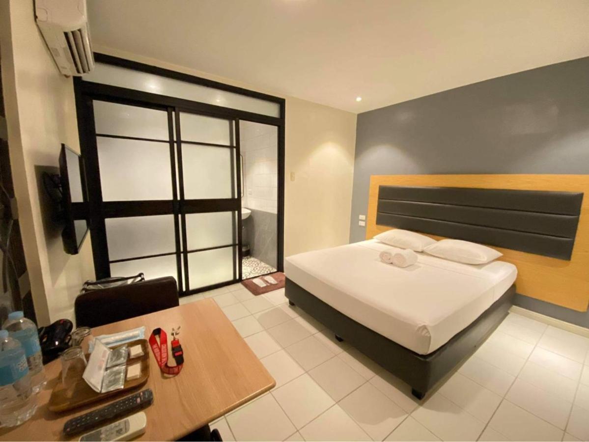 The Hub District Garden Suites Pasay Exterior foto